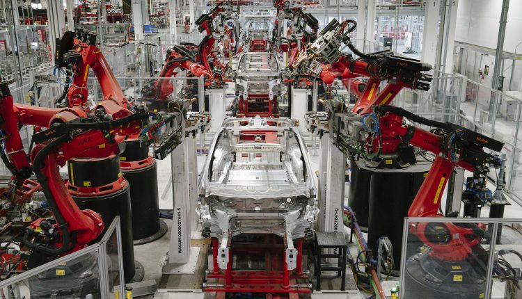 Tesla Model S and X production will shut down for 18 days: email