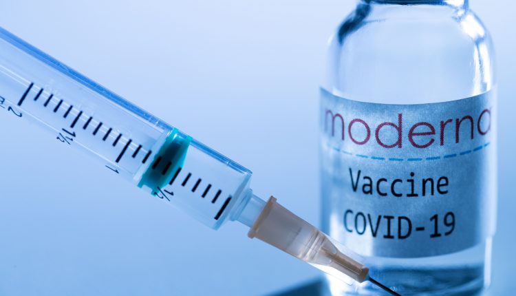 FDA staff endorses emergency use of Moderna's in a critical step toward approval
