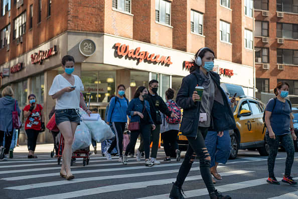 Walgreens looks to credit card, financial services to boost revenue