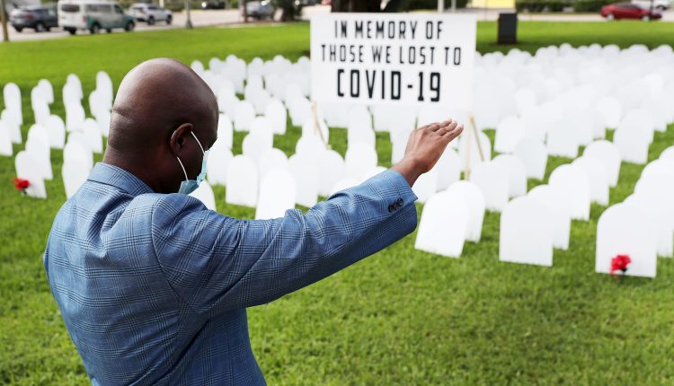 U.S. reports more than 4,000 Covid deaths for first time as outbreak worsens