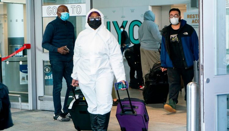 U.S. to Require Negative Virus Tests From International Air Passengers