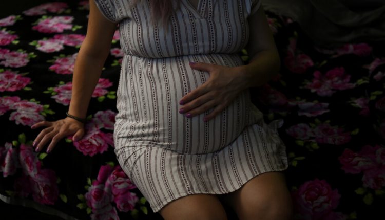 Pregnant Women Get Conflicting Advice on Covid-19 Vaccines