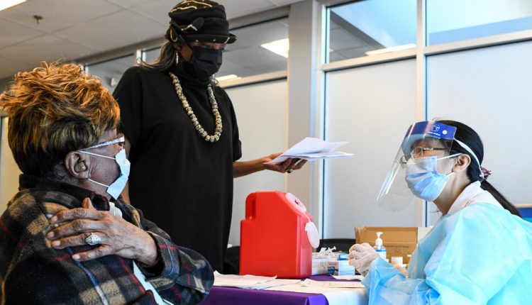 Even in Poorer Neighborhoods, the Wealthy Are Lining Up for Vaccines