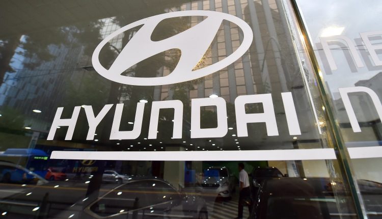 Hyundai, Kia shares fall; say not in talks to develop Apple car