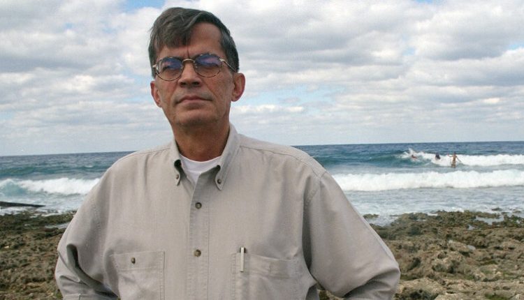 Albor Ruiz, a Journalistic Voice for Latinos, Is Dead at 80