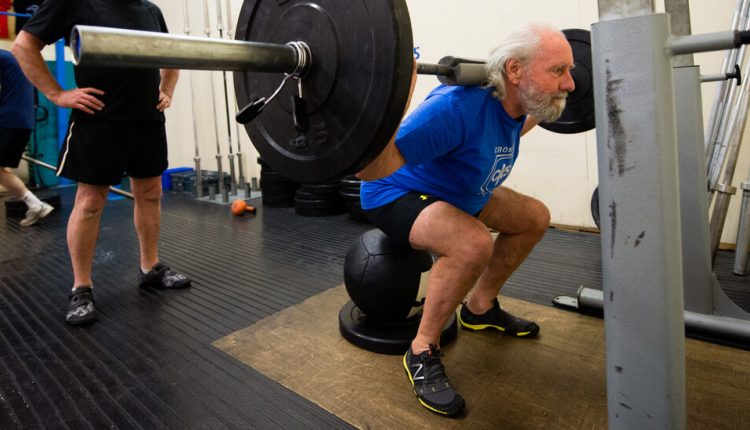 Intense Strength Training Does Not Ease Knee Pain, Study Finds