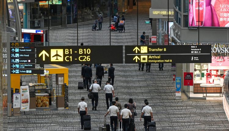 Singapore Airlines, Qantas shares jump