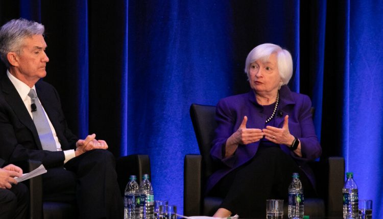 Powell Downplays Inflation Risks as Yellen Foreshadows Future Spending