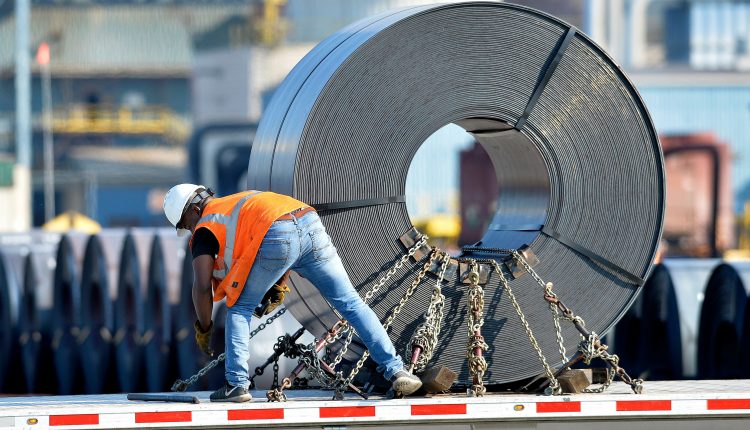 Nucor CEO expects strong 2021 after posting record quarterly profit