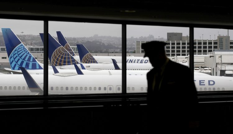 United Airlines to open flight school, plans to increase diversity