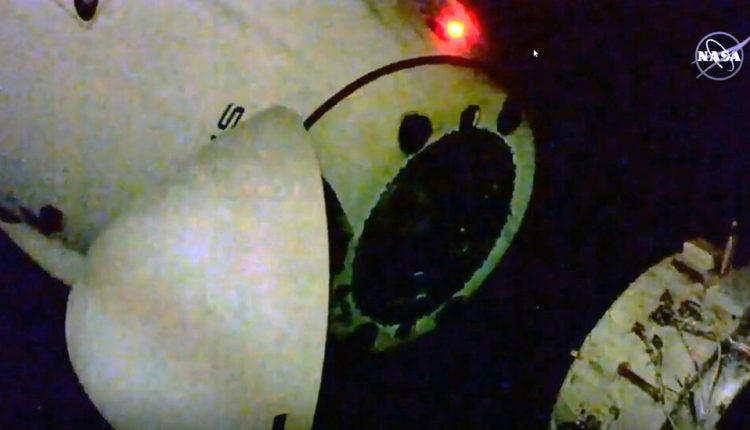 Watch SpaceX Make the First Nighttime Splash Down Since 1968