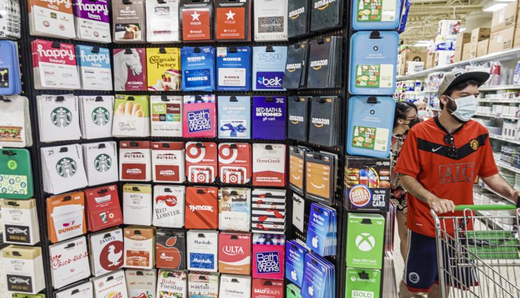 Holiday gift-card buying could help boost retail sales in 2021: Bill Simon