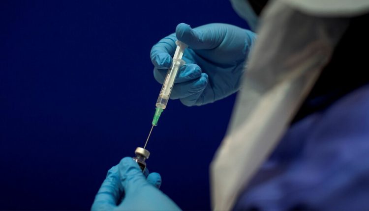 F.D.A. Panel Gives Green Light to Pfizer's Covid Vaccine