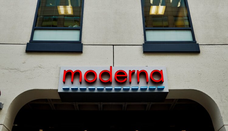 F.D.A. Panel Endorses Moderna's Coronavirus Vaccine
