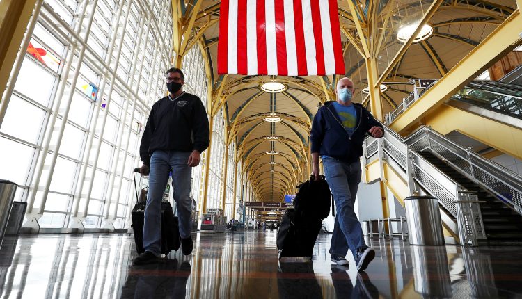 House Democrats urge FAA to crack down on unruly travelers