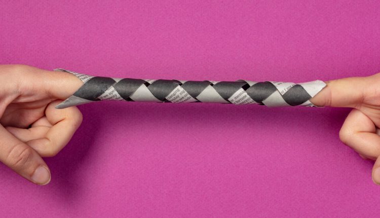 Make a Finger Trap From Newspaper