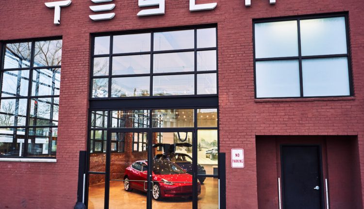 Tesla Says It Hit Goal of Delivering 500,000 Cars in 2020