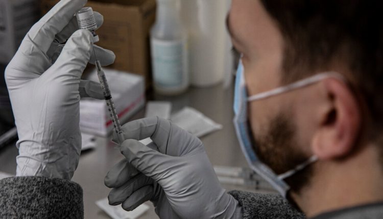 With Vaccines Arriving, Value Investors Try for a Comeback