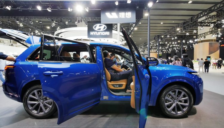 Chinese electric car start-up Li Auto expects to sell fewer than Nio