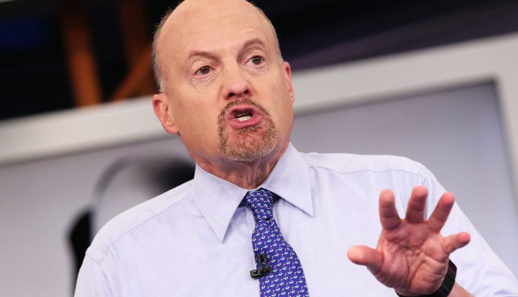 Jim Cramer says market won't bottom until it sees a 'crescendo' moment