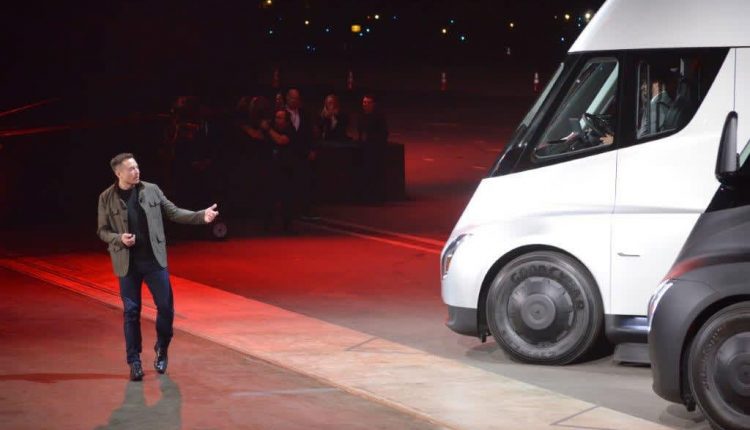 Connecting RVs and trucks through Starlink satellites