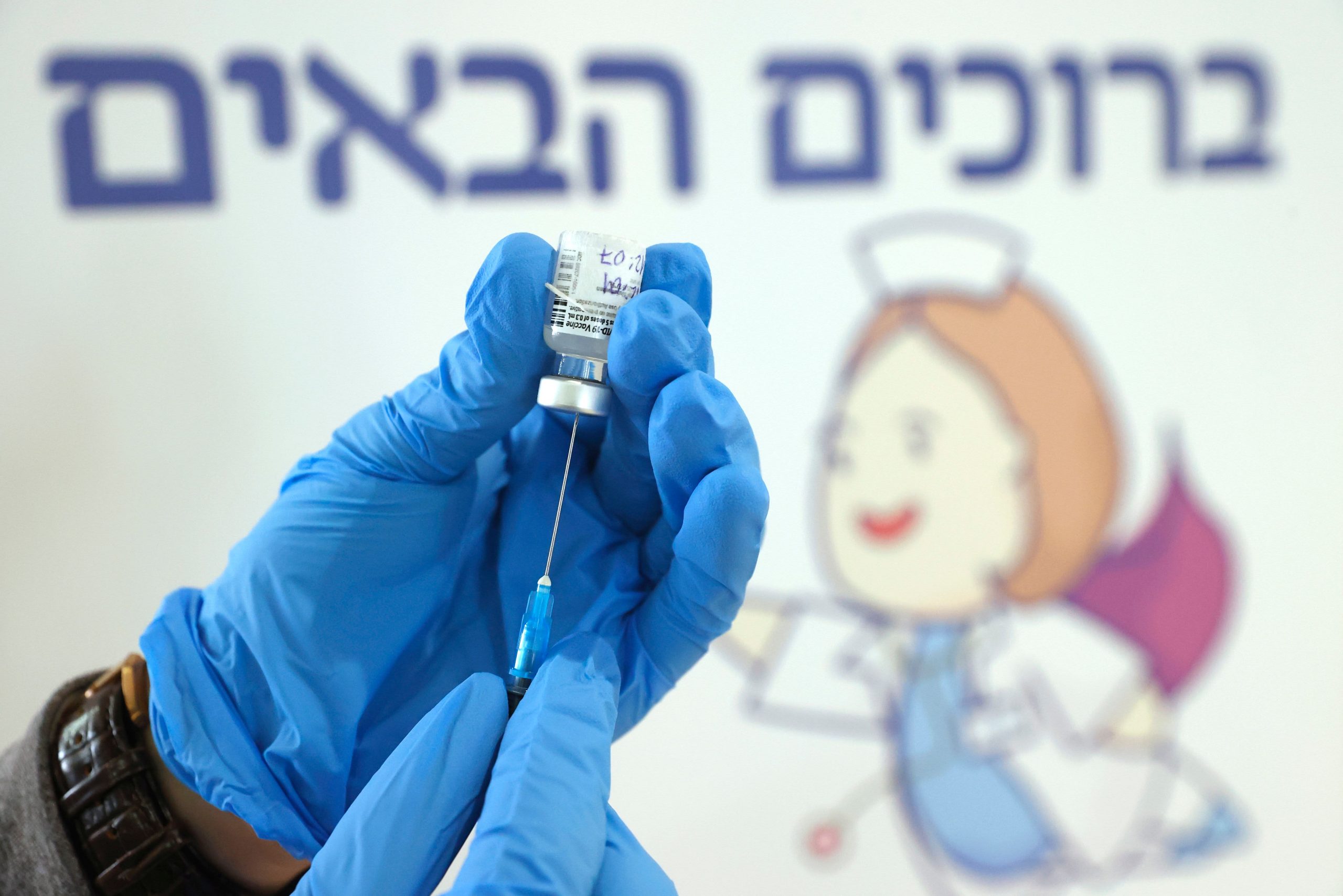 Israeli data suggest mass vaccinations led to drop in severe Covid cases, CDC study finds