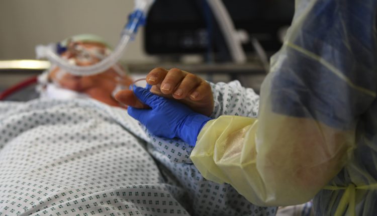 Lingering Covid symptoms pose 'really serious problem,' researcher says