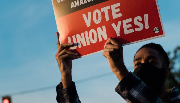 How Amazon Crushes Unions - The New York Times
