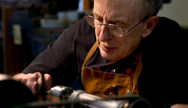 Paul Laubin, 88, Dies; Master of Making Oboes the Old-Fashioned Way